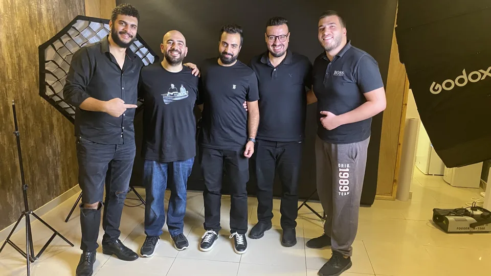 الفريق الذي يصنع المشهد